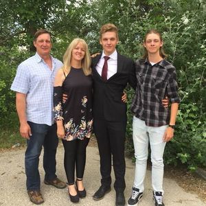 Meet your Posher, Raynard u roselly